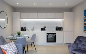 Dragon Suites - Edinburgh City Centre 2 Bed Apartment